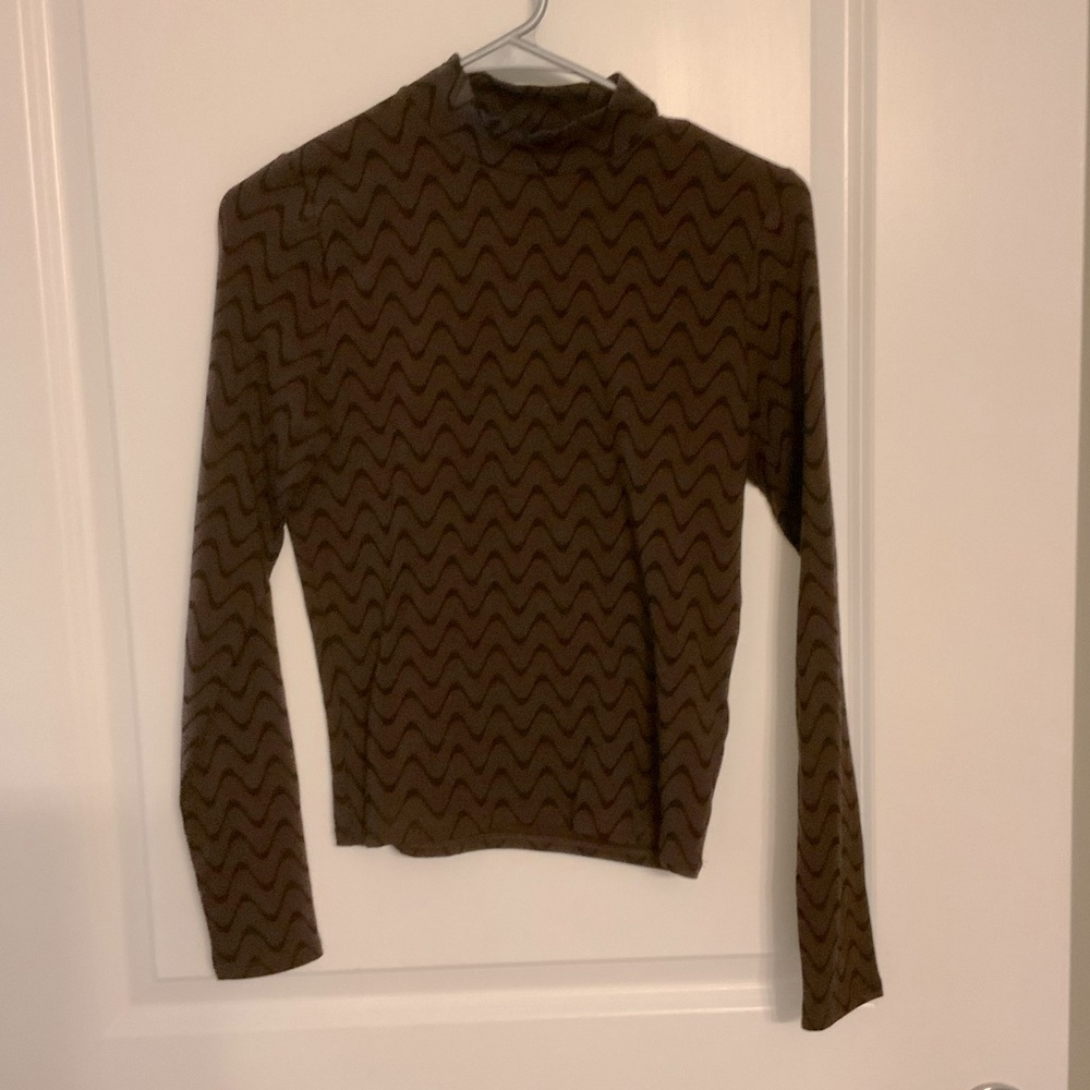 Hollister Must-Have Collection Women’s Casual Top Size Medium Color Brown